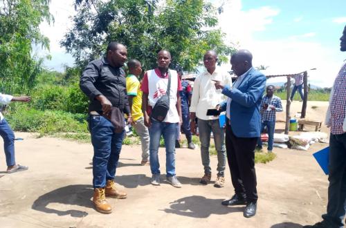 Baraka : MSF-Hollande étudie la faisabilité pour la construction des latrines dans différents marchés publics et privés