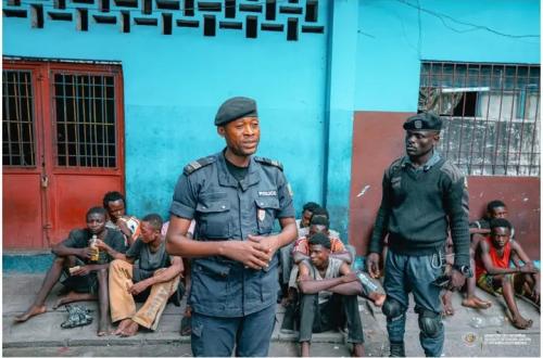 Kinshasa : la PNC interpelle 13 suspects impliqués dans des agressions à Kimbanseke