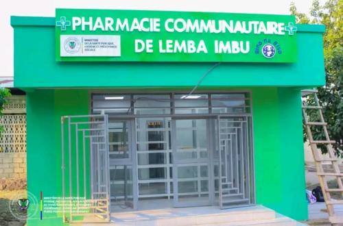 Santé : Kinshasa s’apprête à inaugurer dix pharmacies modernes à coût abordable
