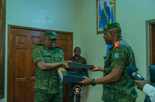Ituri : « Je combats l’ennemi, je ne chasse pas les gens… s’ils reviennent à la raison, c’est leur pays », Luboya N'kashama défend cinq ans d’action