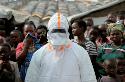 Pourquoi l'Ouganda maîtrise Ebola plus rapidement que la RDC ?