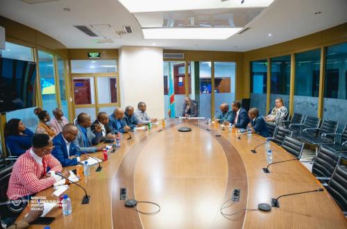 RDC : 600 médecins déjà alignés sur les 800 prévus, le ministre de la santé échange avec le banc syndical