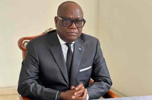 RDC : Kin-kiey Mulumba réaffirme son soutien à Tshisekedi et condamne le FRN