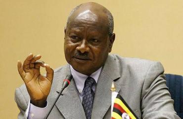 <p>Tweets provocateurs du général Muhoozi : Museveni s’excuse pour les écarts de son fils et explique la raison de sa promotion</p>
