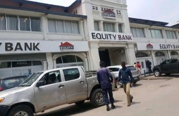 EquityBCDC prolonge ses horaires pour mieux servir sa clientèle : des agences désormais ouvertes tous les jours jusqu’à 17h00 à Kinshasa