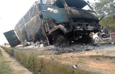 Nord-Kivu : un véhicule humanitaire incendié à Oïcha lors d’une mission d’assistance aux déplacés