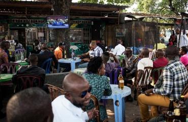 Baisse du taux de change : les autorités du Nord-Kivu exigent un ajustement du prix de la bière pour soulager les consommateurs