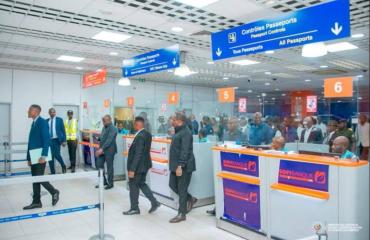 RDC : Jacquemin Shabani inspecte l’aéroport de N’djili pour rétablir l’ordre aux frontières