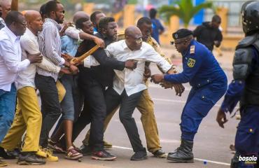 Kinshasa en ébullition : face à face tendu autour du projet de référendum constitutionnel