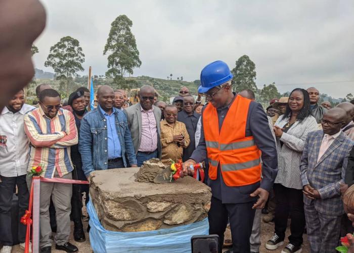Nord-Kivu : Julien Paluku lance les travaux de construction du guichet unique de la ZES de Musienene financés par le FPI