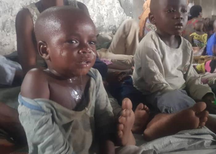 Nord-Kivu : l'UNICEF déplore la mort des civils, dont des enfants dans des bombes tombées dans les camps des déplacés à Sake