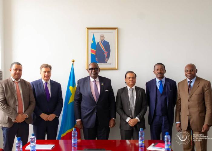 RDC : Singoma Mwanza conduit une délégation de la compagnie SYMBION auprès du Ministre de l’Industrie pour des projets d'industrialisation