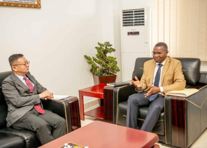 L’ambassade Chinoise promet d’accompagner le Gouvernement Congolais dans l’exécution des accords-cadres