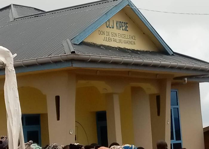 Julien Paluku dote le conseil de jeunesse de Kipese d’un bâtiment administratif