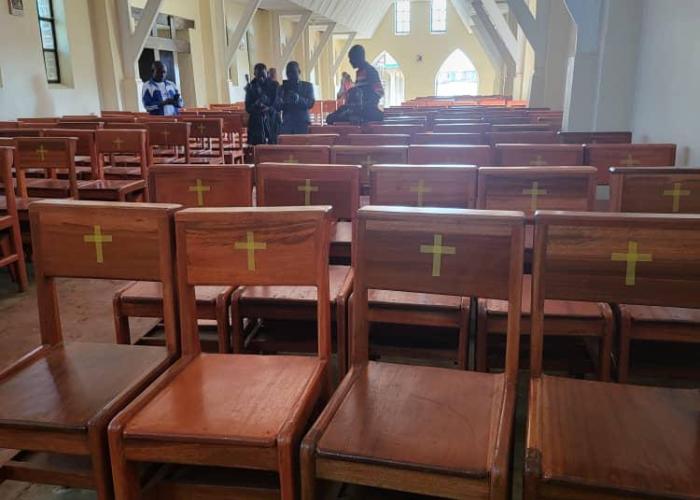 Centenaire de la paroisse Saint-Joseph de Kimbulu à Lubero : Julien Paluku offre 150 chaises modernes