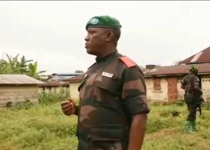 Le Lieutenant-Général Pacifique Masunzu en visite auprès des troupes des FARDC à Walikale