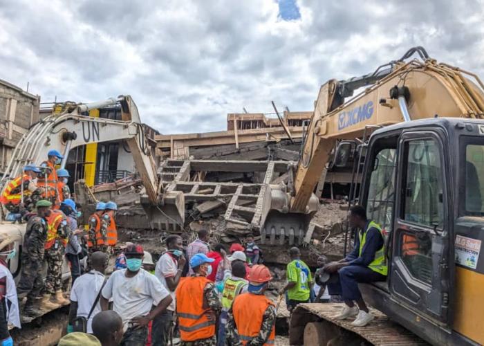 Un immeuble en construction s’effondre, les soupçons tournent autour de la défaillance technique et le sacrifice mystique