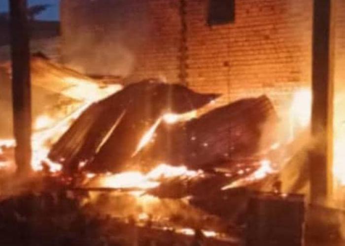 Un incendie ravage le marché central, plusieurs biens partis en fumée à Biakato