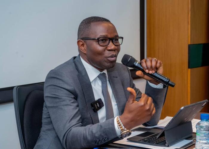 Lutte contre la contrebande du ciment à Kinshasa : Julien Paluku saisit le SEGUCE, la DGDA, l’OCC et la justice