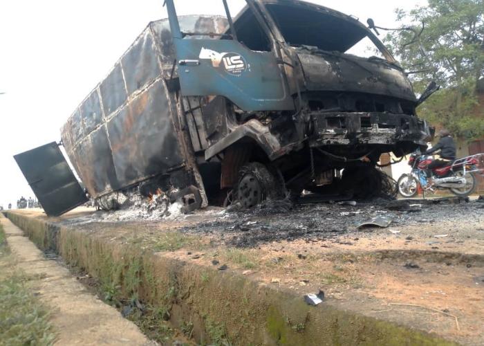Nord-Kivu : un véhicule humanitaire incendié à Oïcha lors d’une mission d’assistance aux déplacés