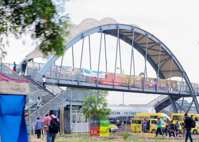 RDC : le gouvernement va construire 80 passerelles piétonnes et de 600 portiques de signalisation et publicitaires