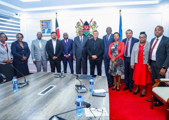 Renforcement du système de santé du Kenya : Aden Duale tient une réunion bilatérale avec une délégation des hôpitaux Apollo